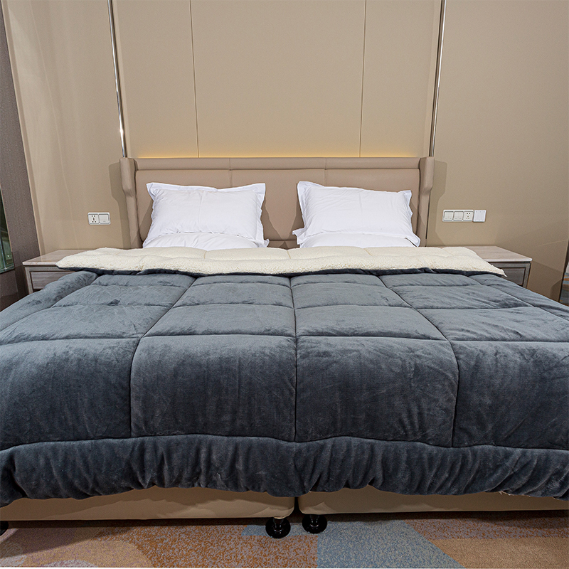 3 peças Conserensíveis Conjunto Ultra Soft Flanela, Poliéster Preenchendo clima frio Inverno Bedding de lã de cordeiro quente com farsa combinada