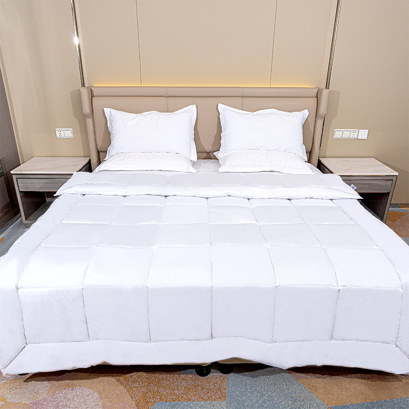 Tampa de algodão Consolador de poliéster leve ， Ultra Soff Duvet Insert para clima quente ， GRS Reciclado Microfiber Bedsable Bed Quilt